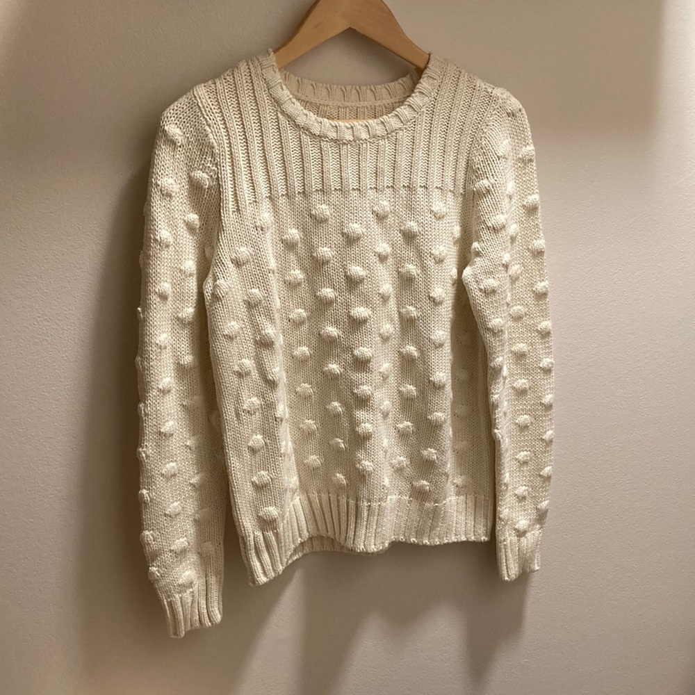 Popcorn style cream sweater